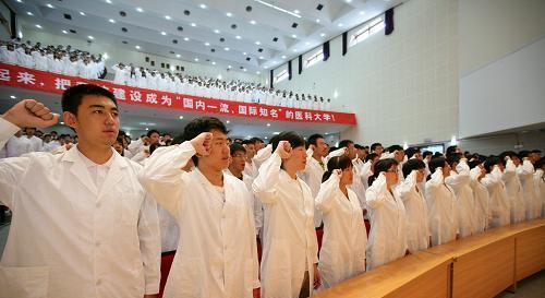 外科医生坦言:医学的宇宙尽头是玄学,这番话让网友不淡定了!