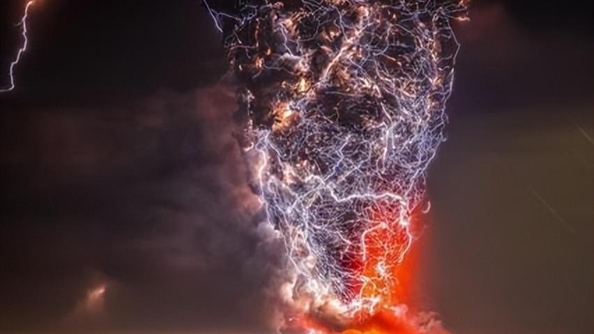 6小时爆闪40万次，汤加火山刷新全球闪电纪录！为何闪电如此之多