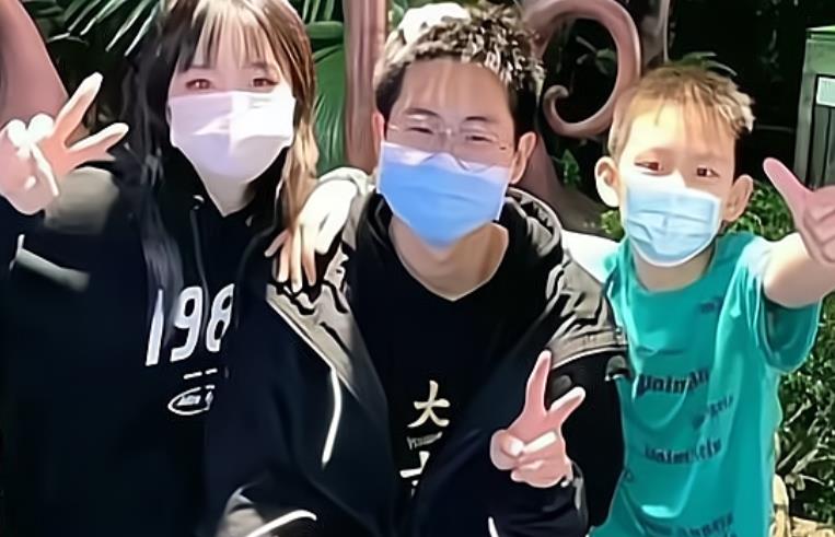 tnt|孙悦带孙卓玩跳舞机，视频画面曝光动作生疏，网友调侃做康复训练