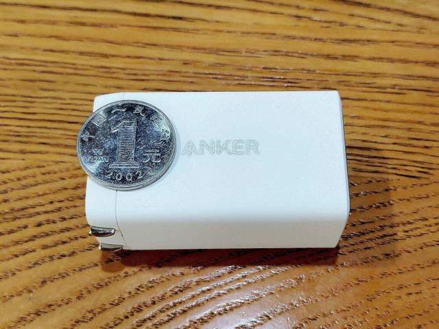 钉钉|比原装充电器单口强,Anker 65W三口超能充上手体验