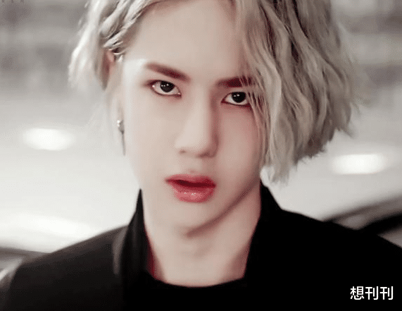 男团|浓妆男星抹去厚粉底,有人秒变路人,有人娘进骨,有人丑到不敢认