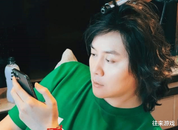 张大仙|张大仙素颜照曝光!上演一秒变型男?粉丝直呼:眉毛太重要了!