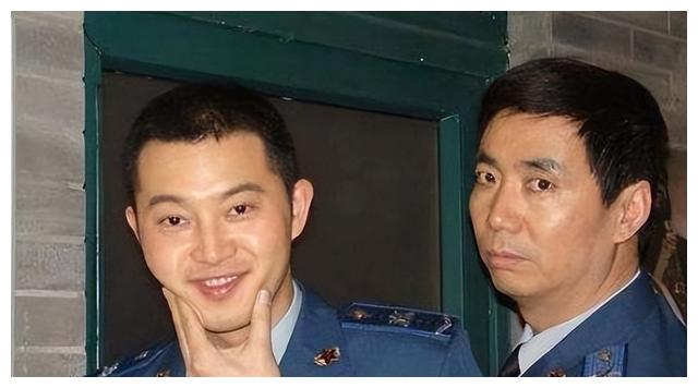 范明|范明：闪婚娶大6岁离异女富豪，视继子如己出，今继子成国家骄傲