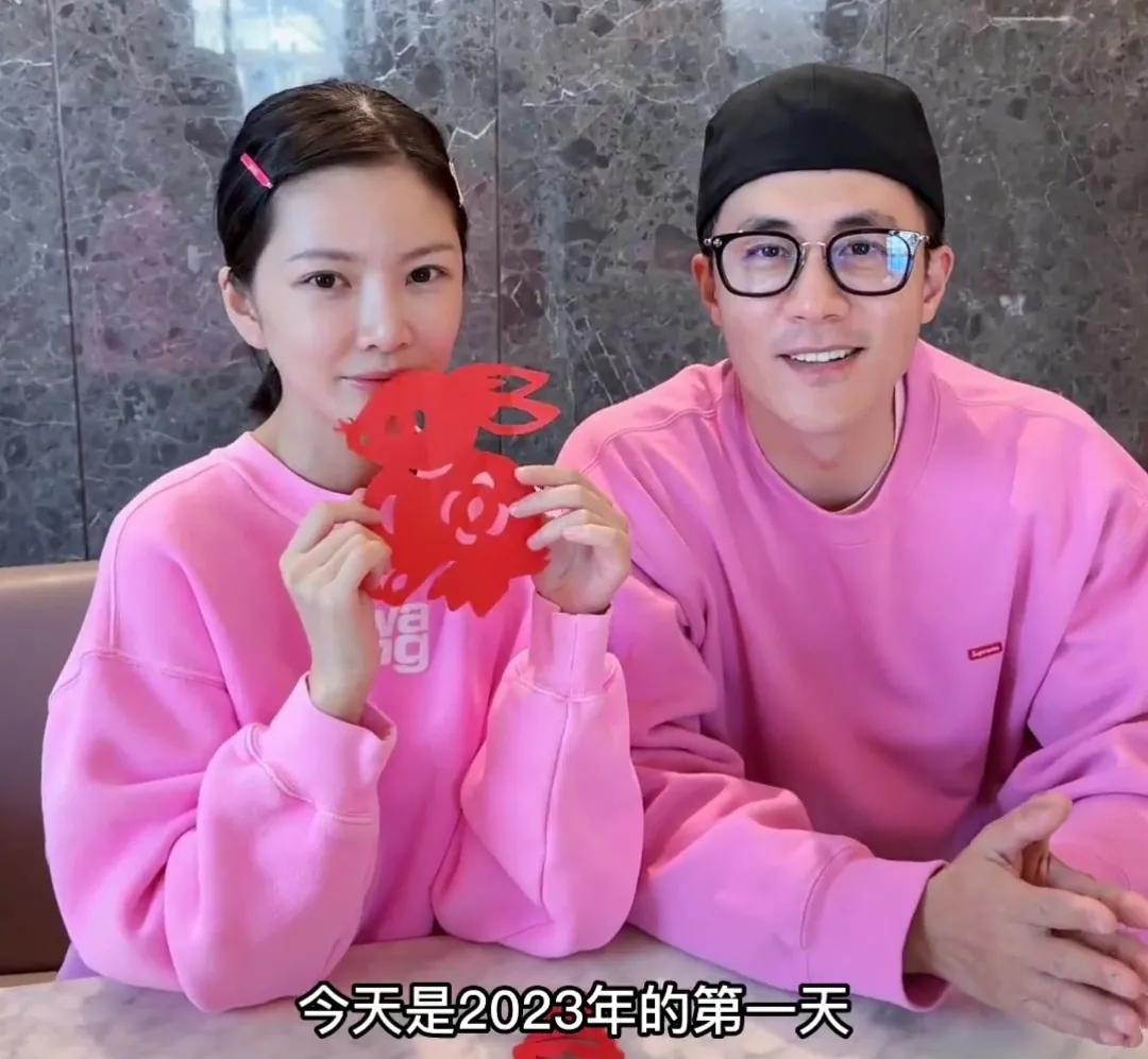 杜淳|41岁杜淳晒全家福!甜蜜偷亲小11岁二婚老婆,女方一脸娇羞好恩爱