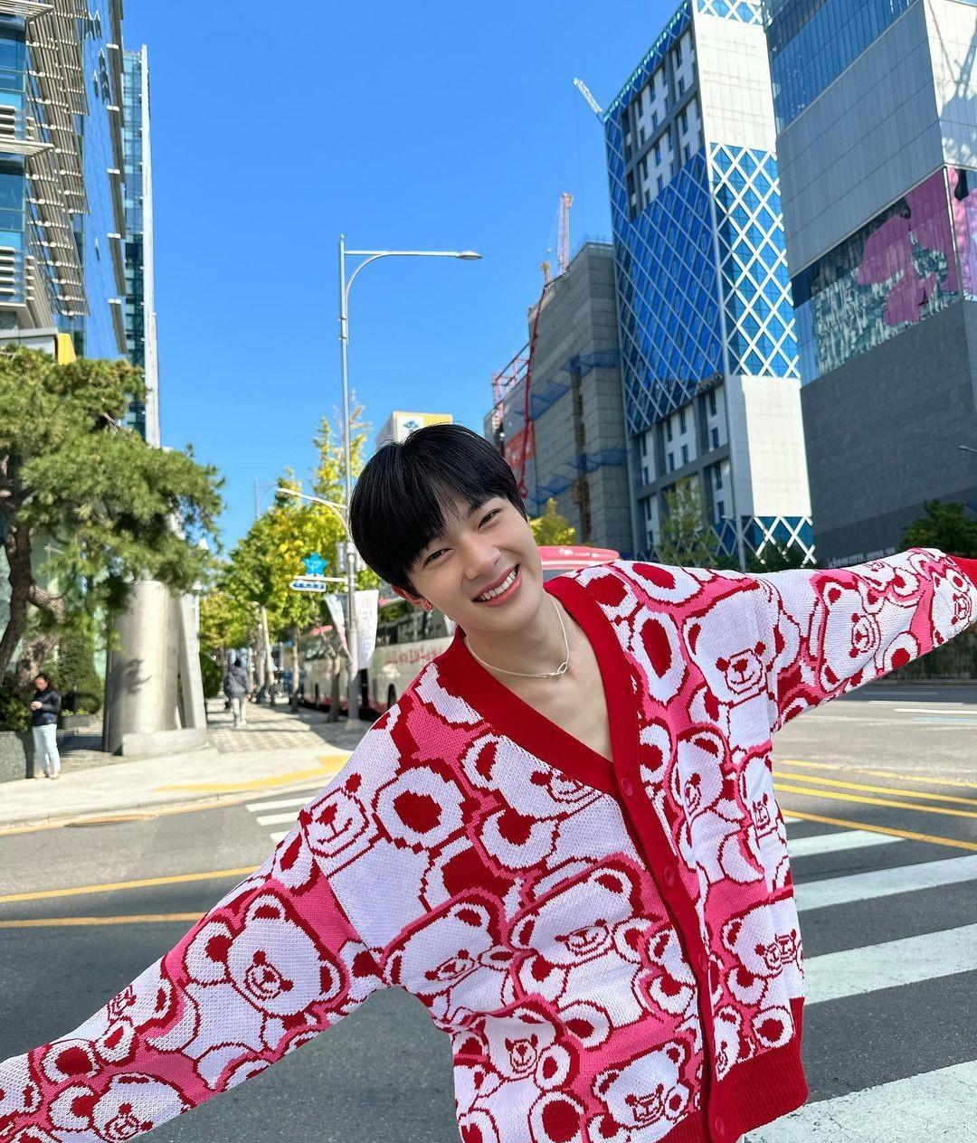 社交平台|恭喜!泰国男星NuNew社交平台粉丝破180万