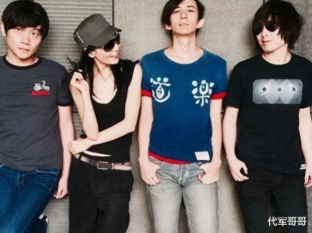 张曼玉|58岁张曼玉近况曝光，离婚后退出演艺圈，如今孤身一人依然性感妩媚