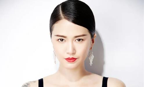 谭维维|谭维维：输给不识五线谱的尚雯婕，专门写歌嘲讽，如今成摇滚女王