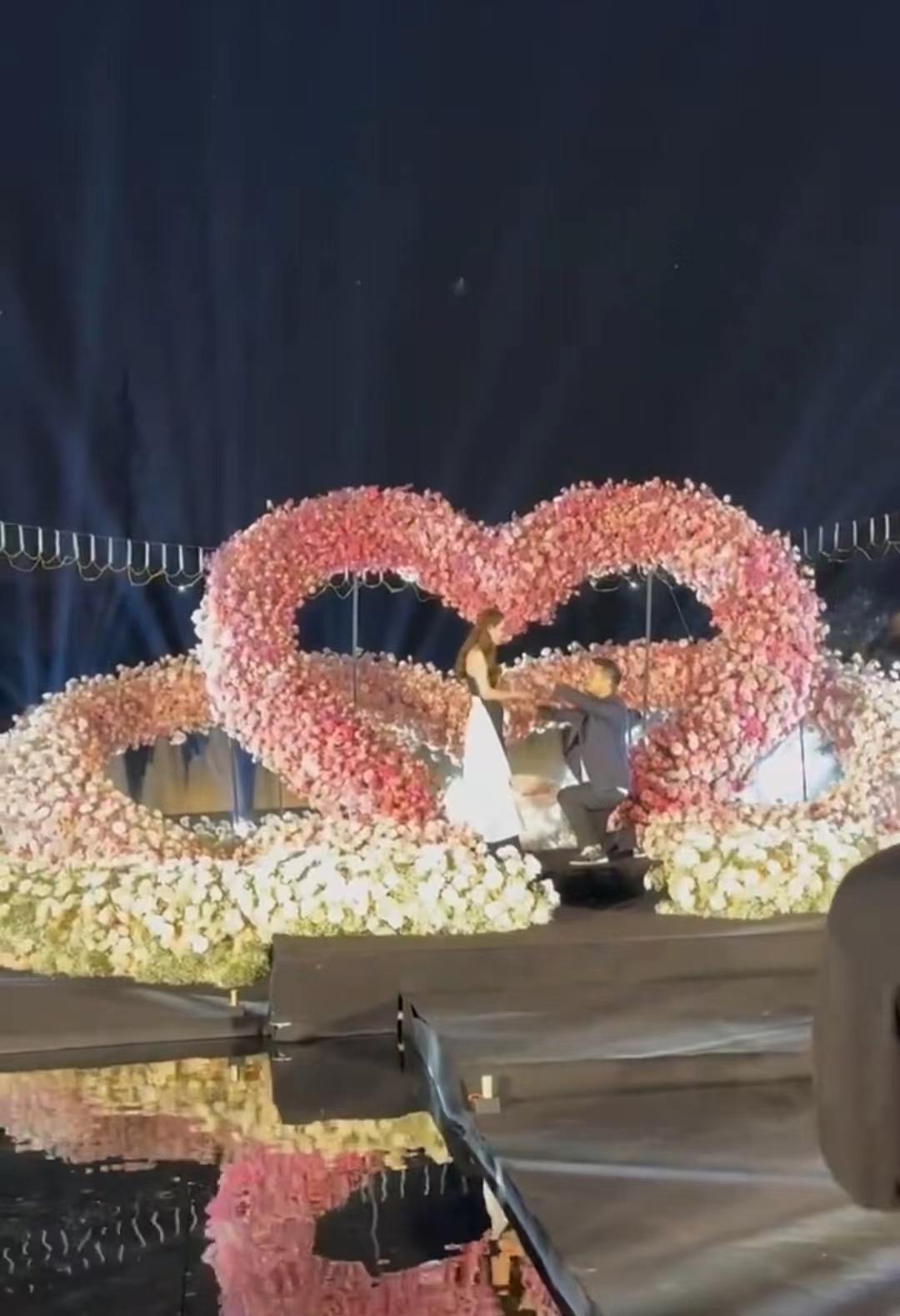 张大奕|曝张大奕被男友求婚!满脸笑容甜喊愿意,现场曝光男方身份引猜测