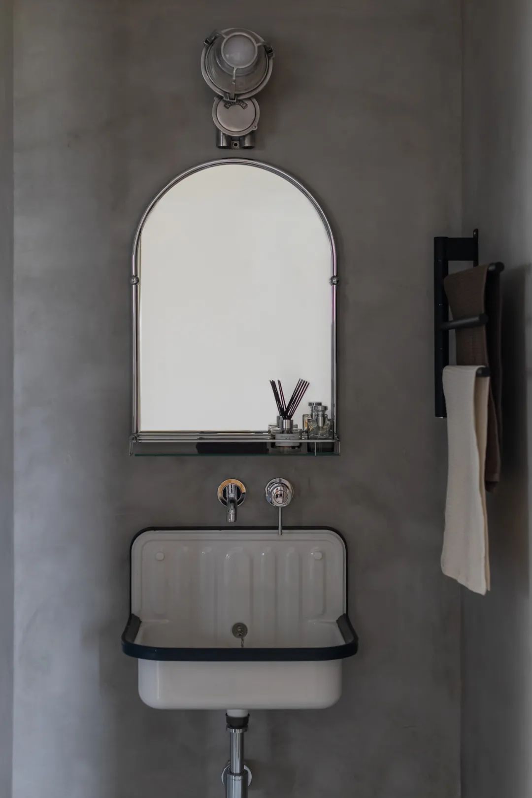 费尽心思,把家装成了“毛坯房”!效果让人眼前一亮