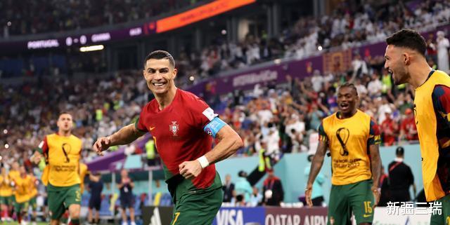 C罗|转会窗：两个豪门的官宣！巴萨想签下姆巴佩和C罗，找工作碰壁，招了一名厨师管家