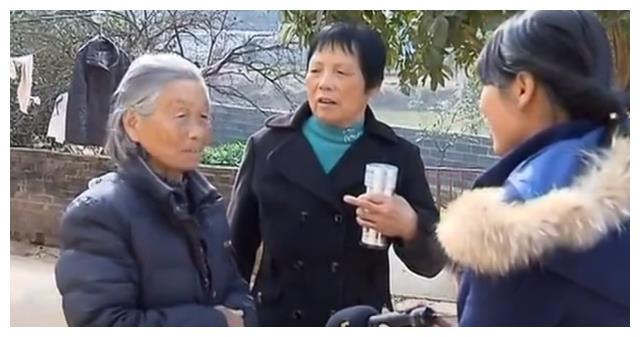 嫌丈夫太丑抛夫弃子38年,得知儿子成主任医师,母亲携衣求相认