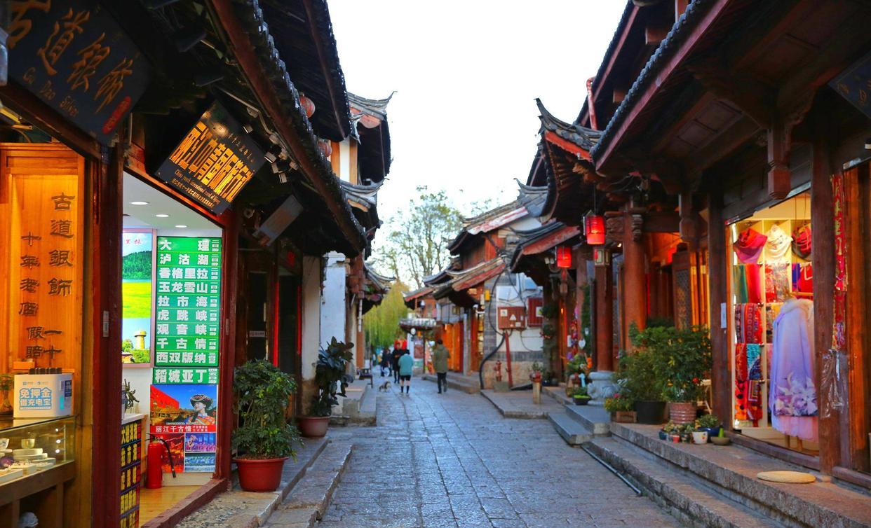 武汉|国内两座“懒汉”城市：当地美女如云，每天喝茶逛街，工作成次要
