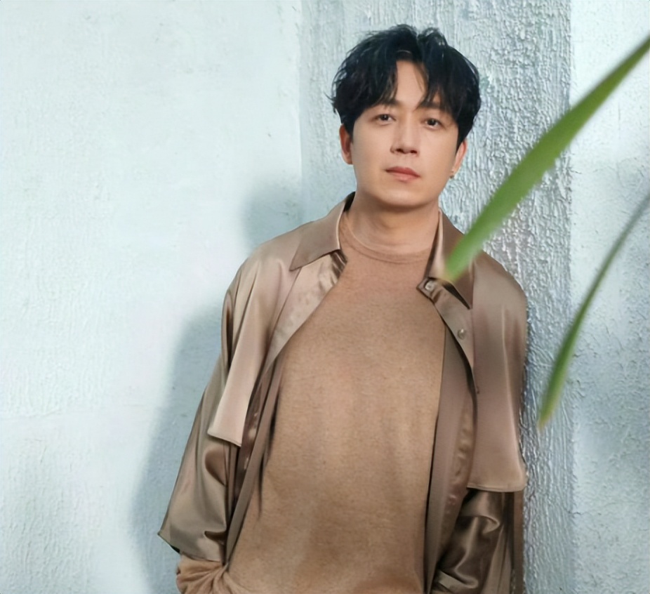 于明加 减肥约等于“整容”！沈腾瘦回校草，潘粤明梦回许仙，海涛认不出！