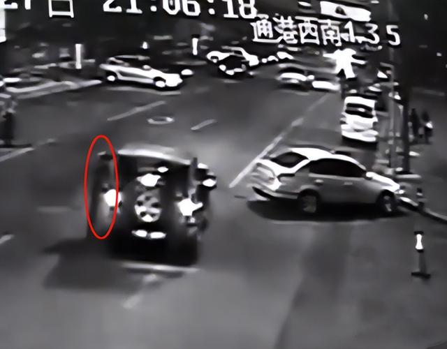 豪车女司机拖拽收费员致死,连累父亲被判刑,怎么回事?