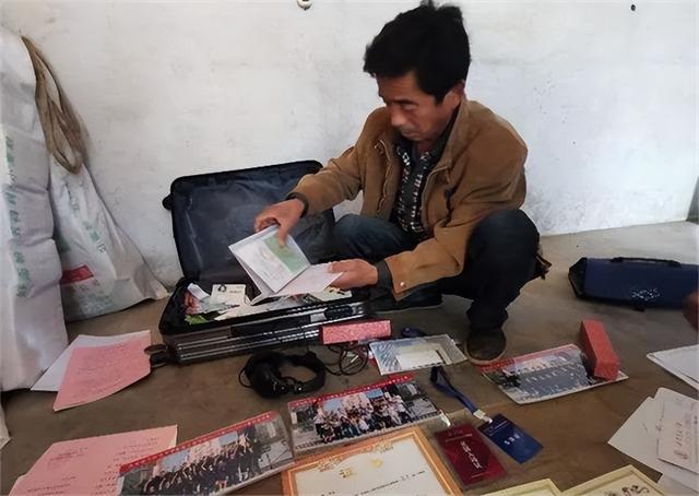 2020年,24岁硕士离世后卡里只剩22元,父亲10天后回到工地搬砖