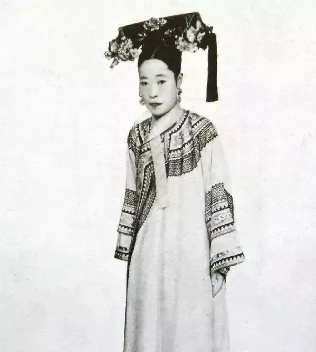 翡翠|翡翠故事:为什么一对翡翠如意带勾能拍出几千万的高价