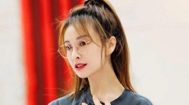 吴昕|吴昕的野心有多大?首度回应快本解散,38岁惊艳逆袭成最大赢家