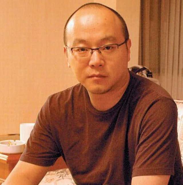 窦唯|窦唯：我愧对孤独母亲，余生为4个最爱的女人而活