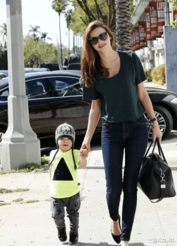 产后|产后做对5件事,你也能成为辣妈,可以职场家庭两不误。