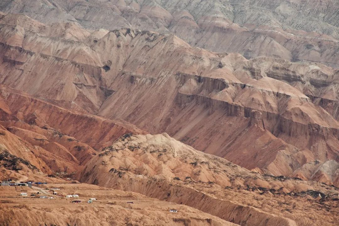 高原|中国第五大无人区哈拉湖、天峻石林、海西，越野穿越、露营、摄影