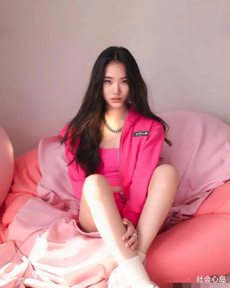 鹰眼|小s刚走出丈夫外室风波，如今女儿言论再引发热议，确实该反思了