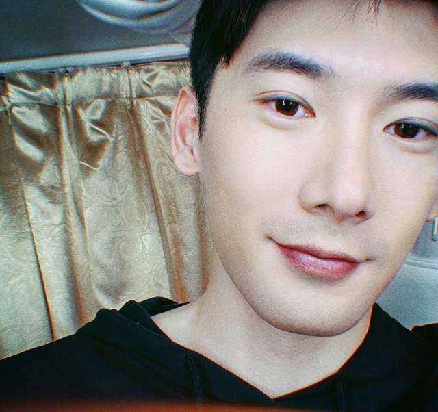 季东燃|37岁演员季东燃突传去世，刘芮麟发长文悼念，死亡时间和原因不详