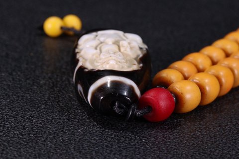 天珠|【藏传精品九眼天珠雕刻观音黄雪巴链】