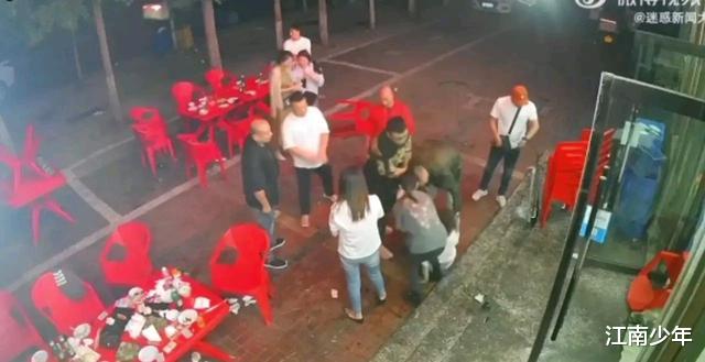 唐山被打女孩为什么突然疯了般跑向胡同?难道真有不为人知的后续
