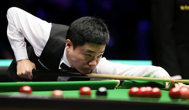 丁俊晖|中国斯诺克3人顺利晋级！丁俊晖险胜同胞田鹏飞，00后天才遭绝杀