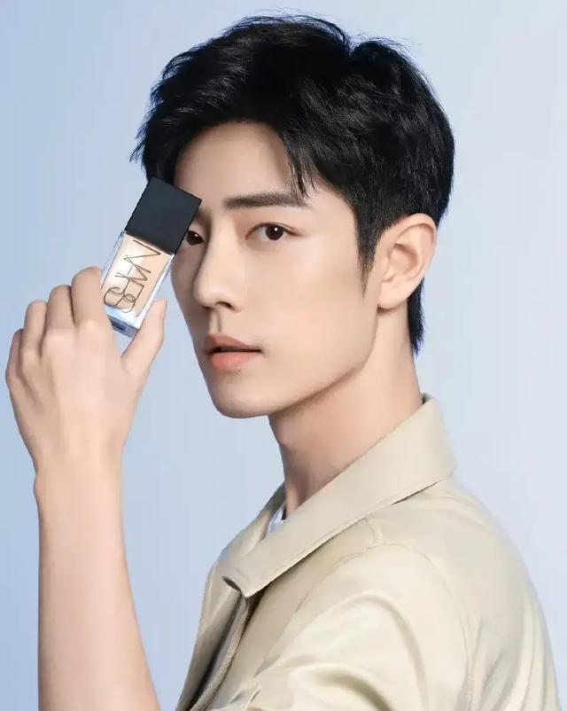 |肖战海报承包整个商场！网友：看得头晕目眩好爽啊