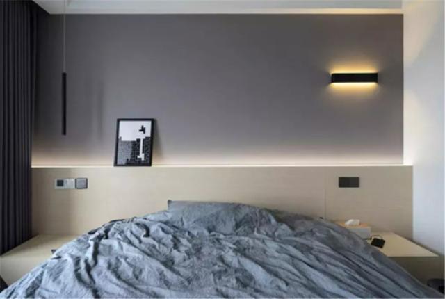 床头背景墙别再挂装饰画了!现在流行乳胶漆+石膏线,高级又好看