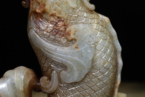 和田玉籽料|和田玉籽料“枣红皮 鱼化龙花插”