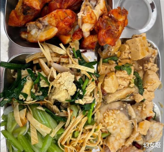 甘肃小伙子晒出烟草公司食堂饭,网友哭了:怪不得博士生也抢着去