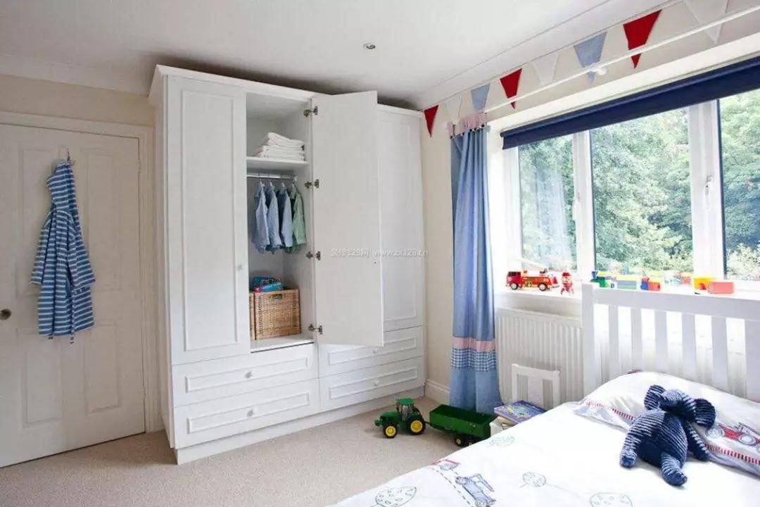 衣柜定制别再花冤枉钱了，木工师傅这样给你支招！