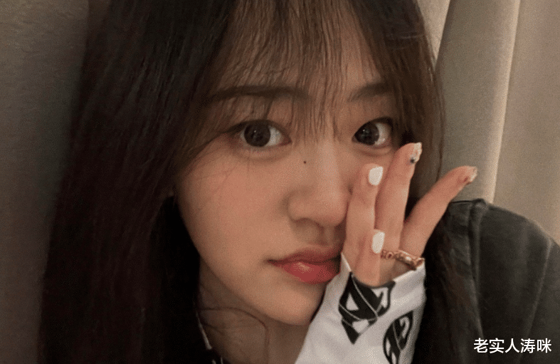 RNG|“不输阿水”！RNG小明女友富婆身份曝光：年入7位数，是顶流网红