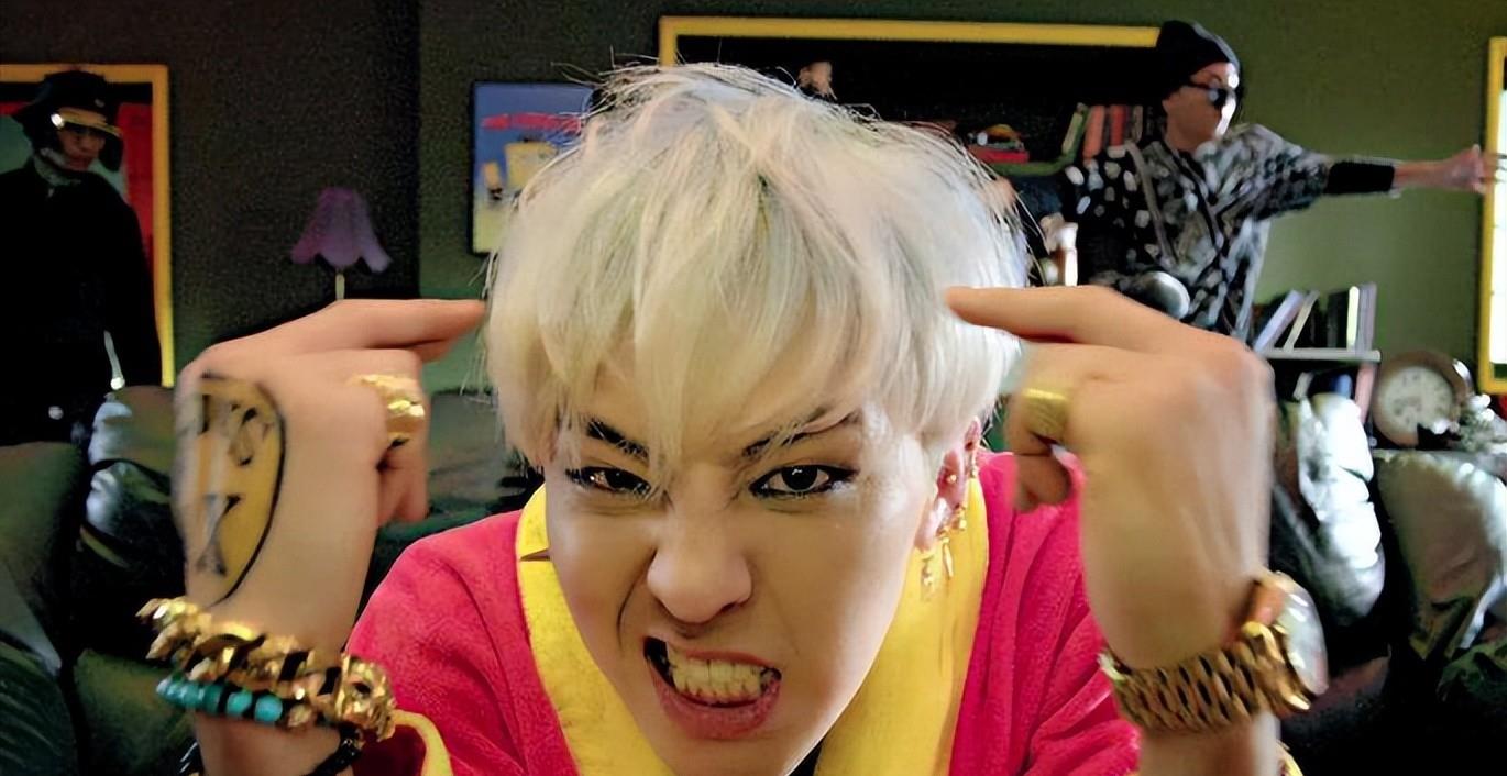 金泫雅|明星的另类造型！权志龙的牙钻，王一博的眉钉都不如泫雅的另类