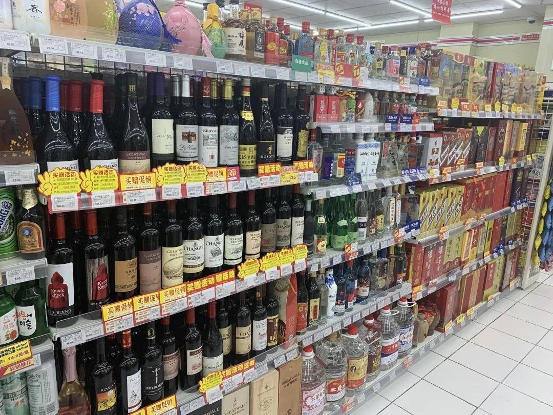 盘点超市10大“光瓶酒”，纯粮酿造，普通人看不上，行家成箱囤