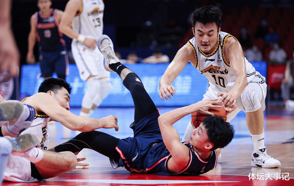 广东男篮|差距太大！替补得分45-17，辽篮4人火力全开，杜锋赛后一句话回应