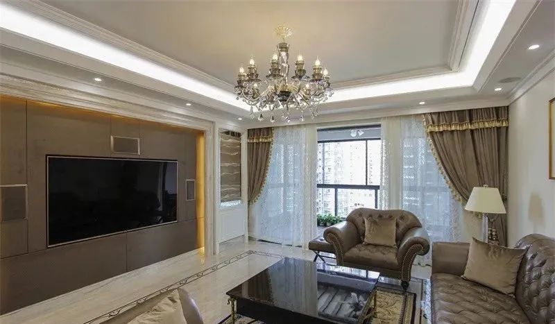 我家203㎡大平层,全屋70万装修大气极了,衣帽间老婆最爱,晒晒