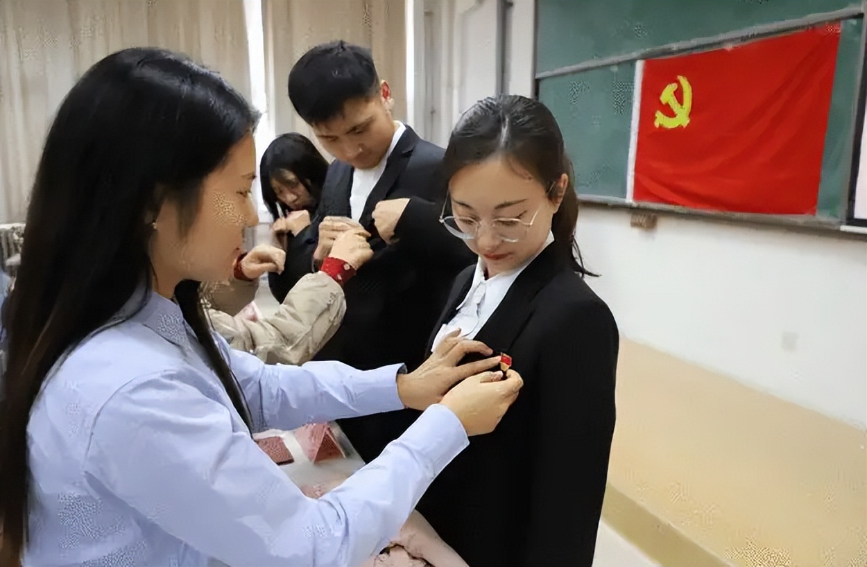 招聘|为啥公司宁愿重新招聘新人,也不愿意给老员工涨工资,现实很残酷