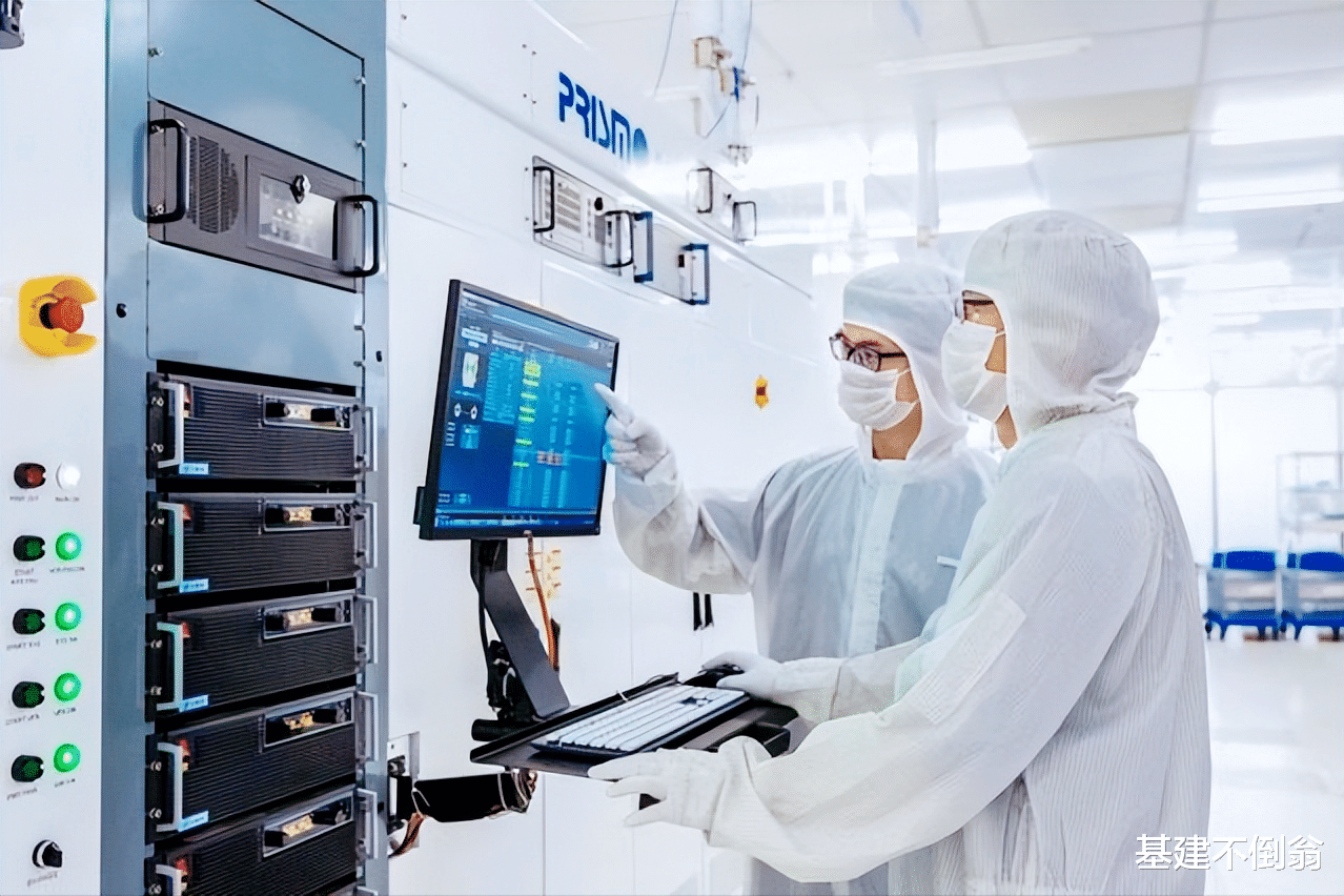 光刻机|中国造出“新型光刻机”,可实现22nm工艺制程,已投入使用!