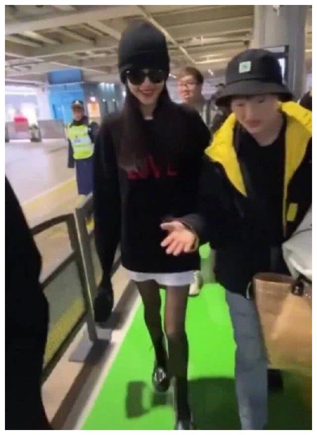 舒淇|舒淇的宽腮，高圆圆的方脸，治好了多少女性的容貌焦虑