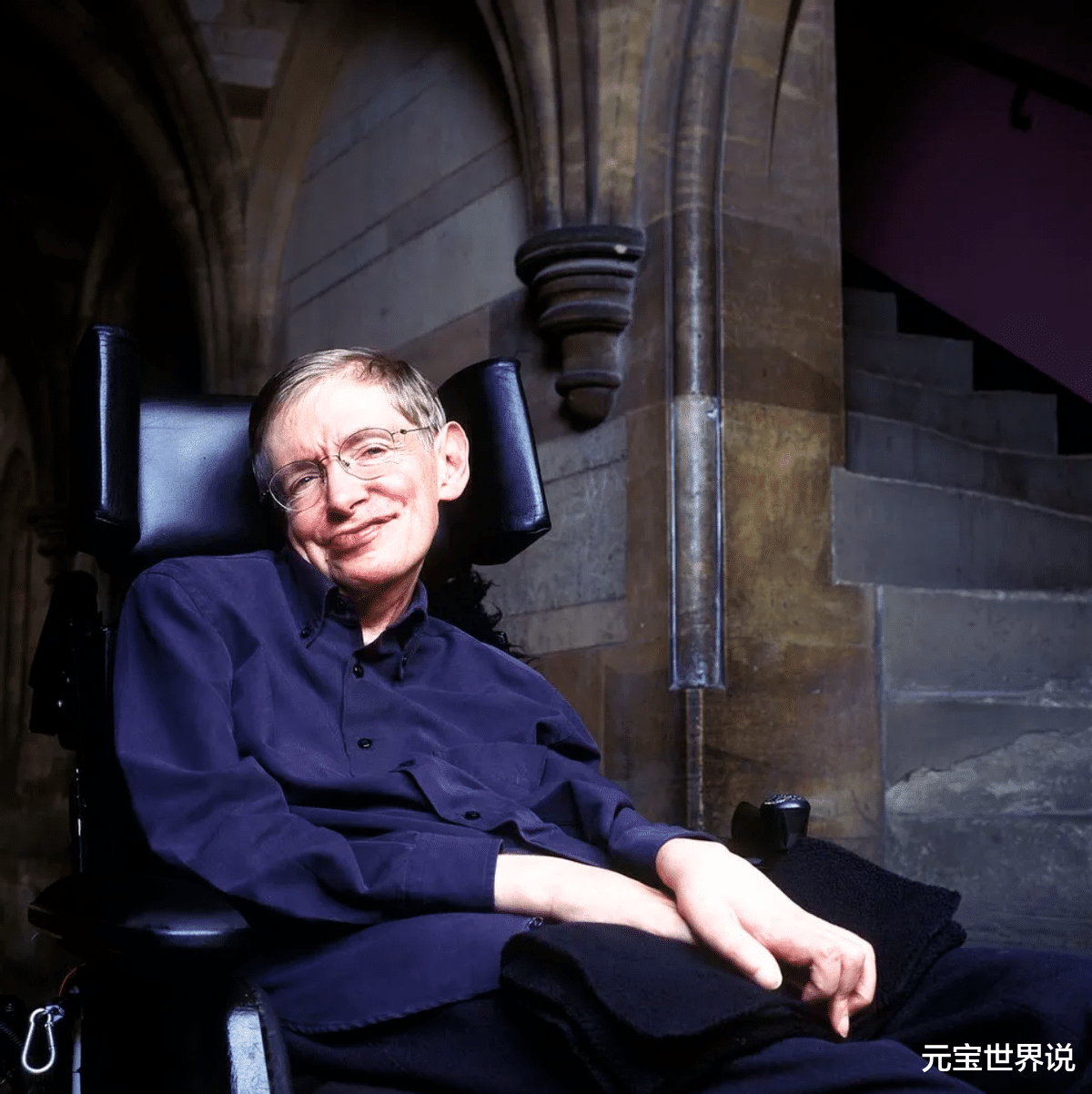 1963年霍金确诊,妻子不顾一切嫁给他,坚守25年终被现实打败