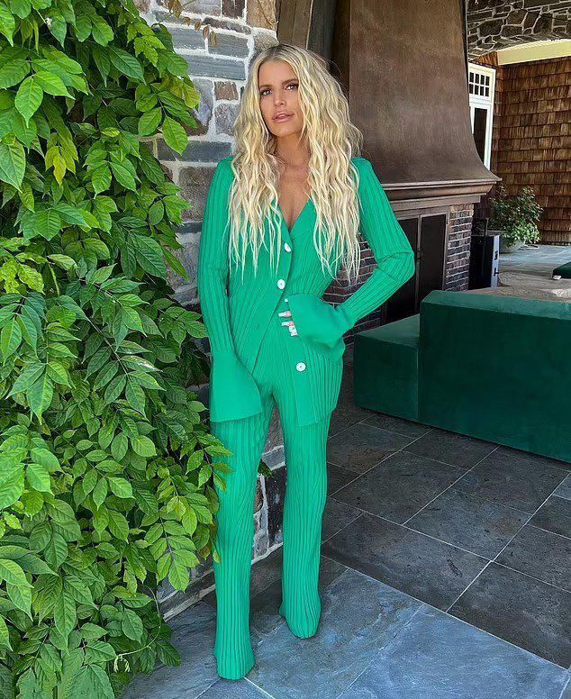 杰西卡·辛普森|杰西卡辛普森洗心革面减重45公斤！重现以往风采，曾经酷似芭比