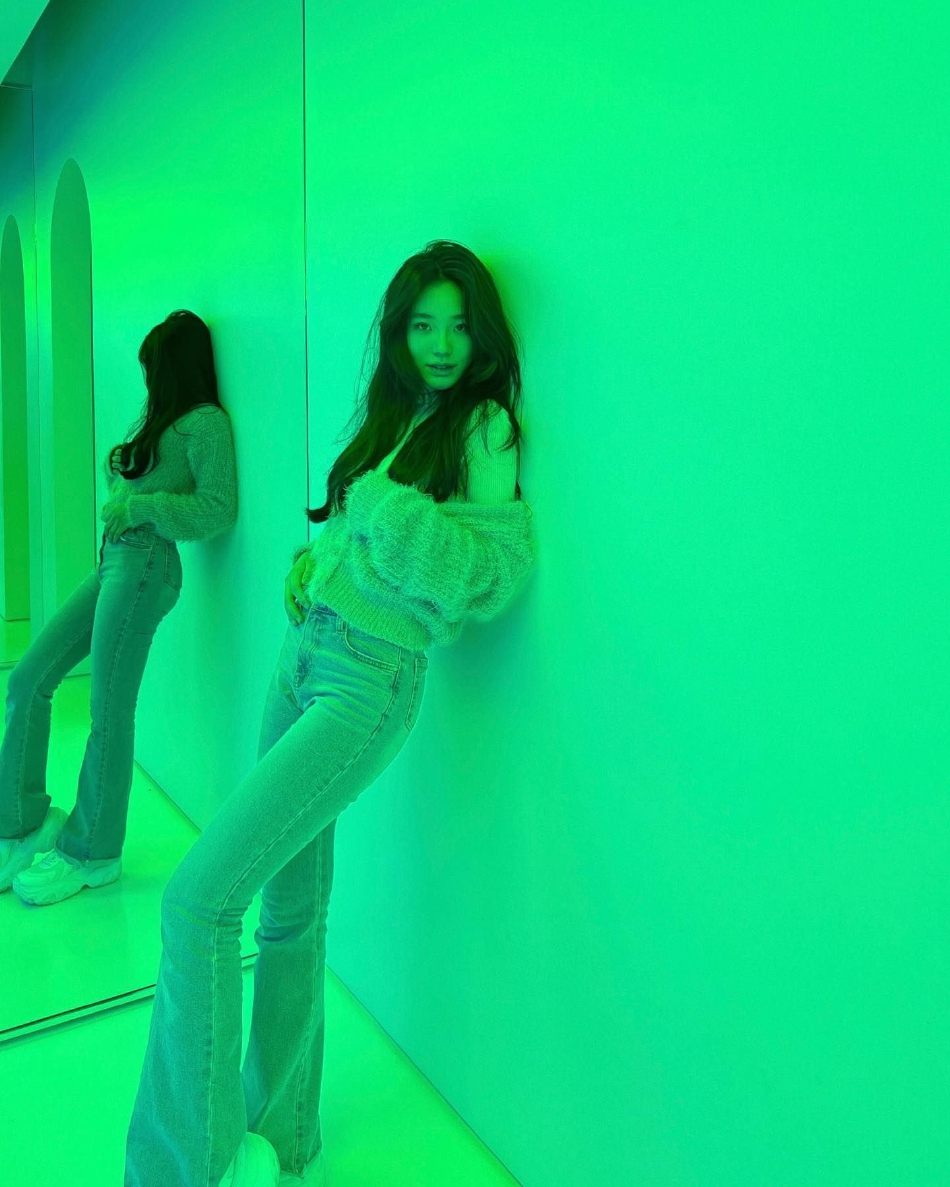 小S|小S二女儿晒在美国芝加哥度假照,15岁Lily化浓妆,被调侃像34岁