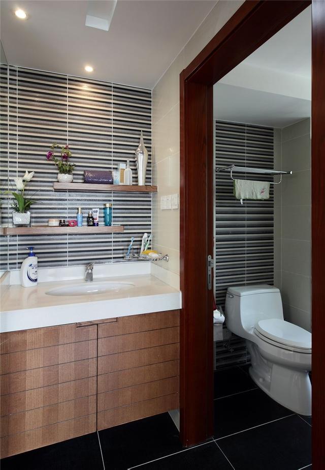 三室格局却有六室的容量,把收纳做到极致,让空间释放更多魅力