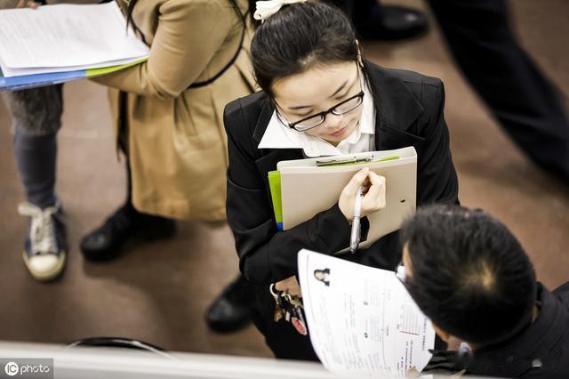 |做了20年HR，面试过5000后，面对压力型面试，学会六招，偷着乐
