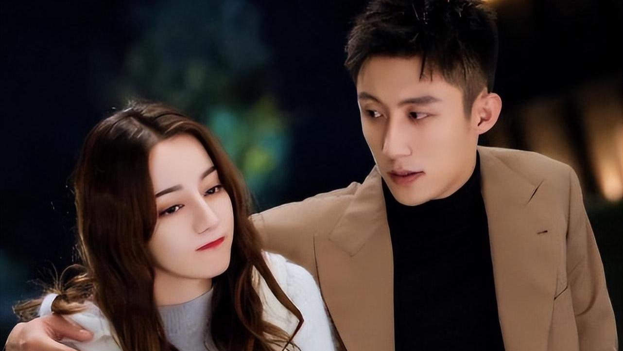 迪丽热巴|迪丽热巴黄景瑜隐婚怀孕，娱乐圈再曝大瓜，公开多张大肚照佐证