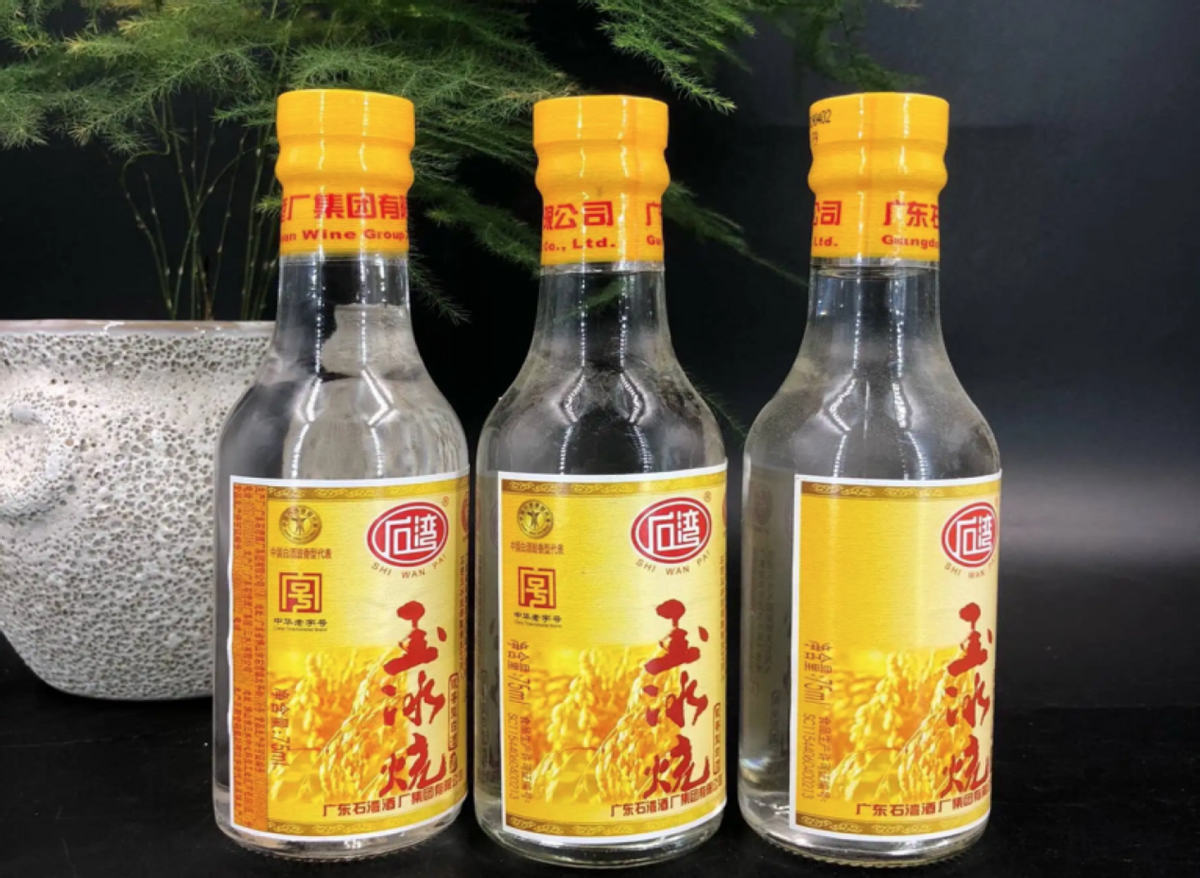 广东52岁电子厂老板,晒酒柜遭网友吐槽,行家:只能说人家太识货