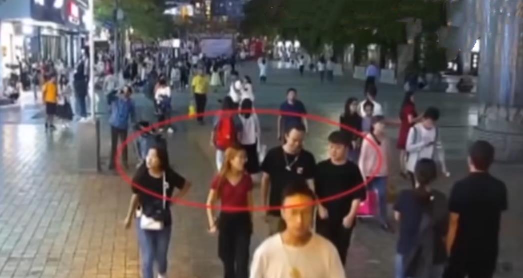 19年云南18岁女孩参加同学聚会,与3名大学生喝酒,深夜跳江自尽